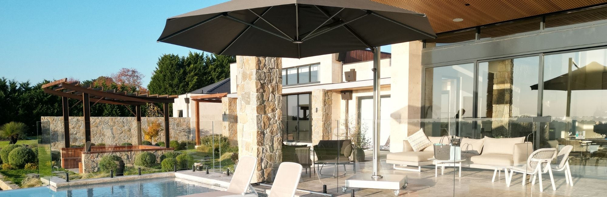 The best outdoor umbrellas for Malaysian homes: a buyer's guide - Umbrello Malaysia