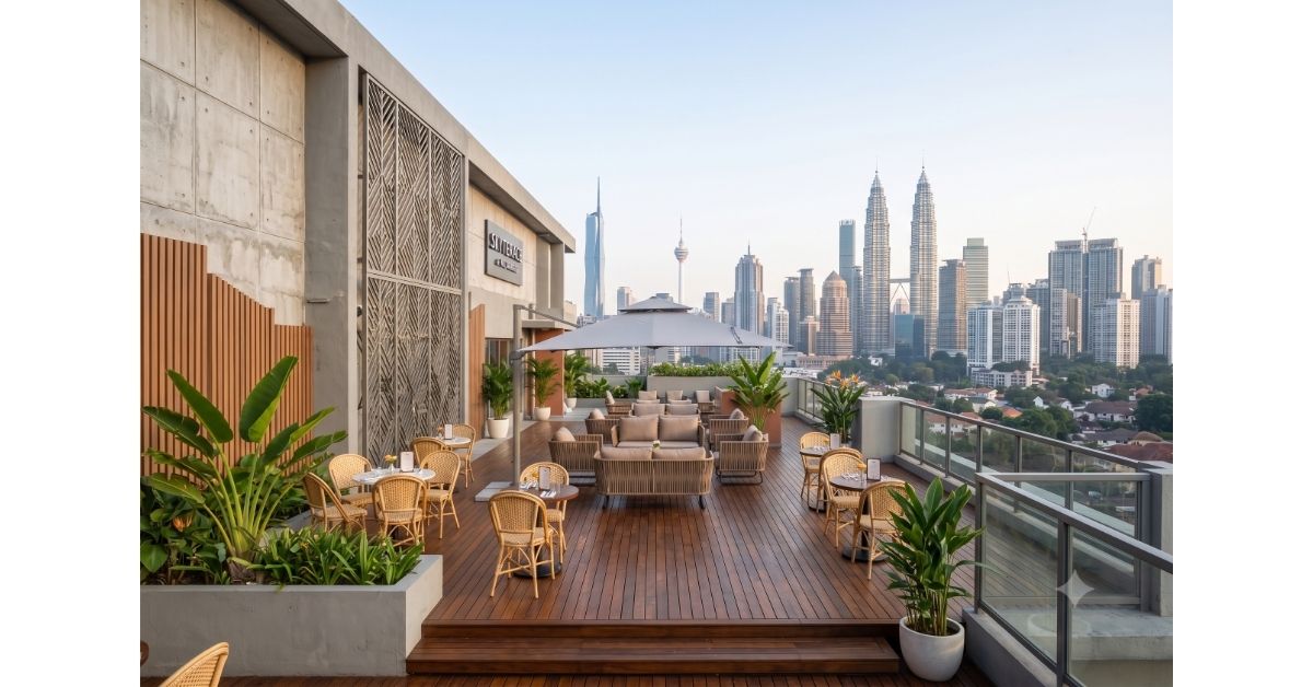 Center Pole or Cantilever? The Honest Guide for Malaysian Cafés and Terraces - Umbrello Malaysia
